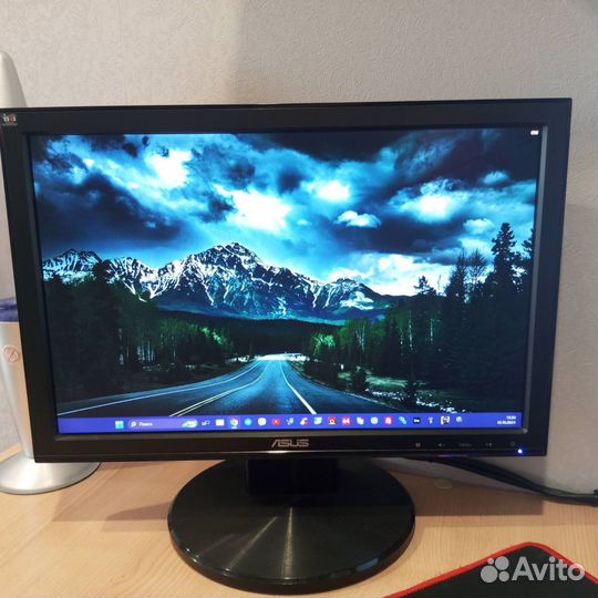 Монитор Asus 17