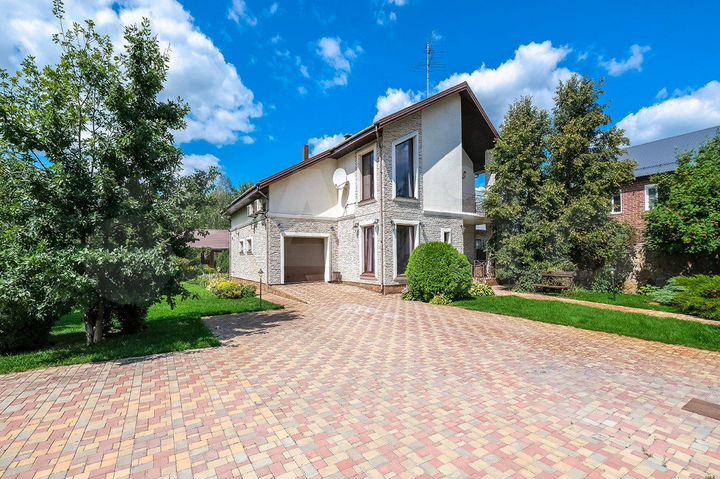 Дом 319,4 м² на участке 24 сот.