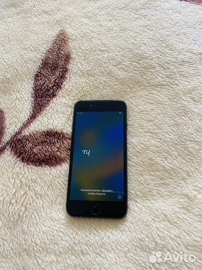 Телефон iPhone 8 64 gb