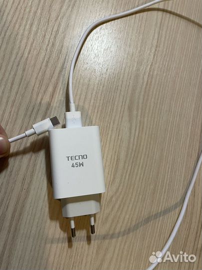 Зарядное устройство для телефона Tecno