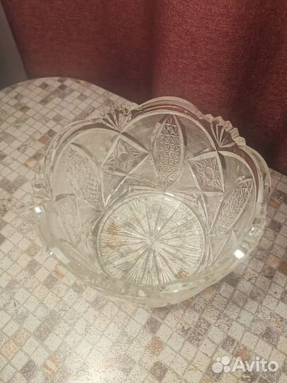 Хрустальная вазочка