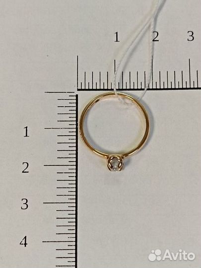 Золотое кольцо с бриллиантом 16,5р