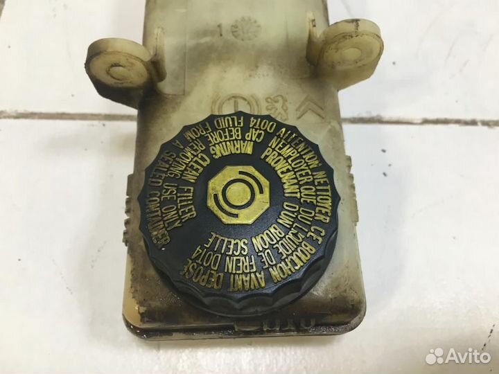 Бачок главного тормозного цилиндра Peugeot 408