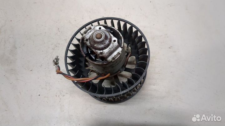 Двигатель отопителя Opel Tigra