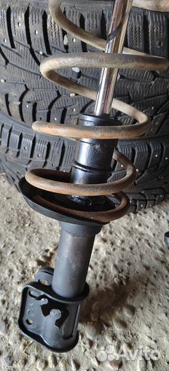 Передние стойки амортизатора ваз 2110 в сборе