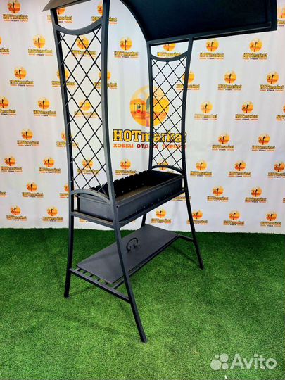 Мангал с крышей