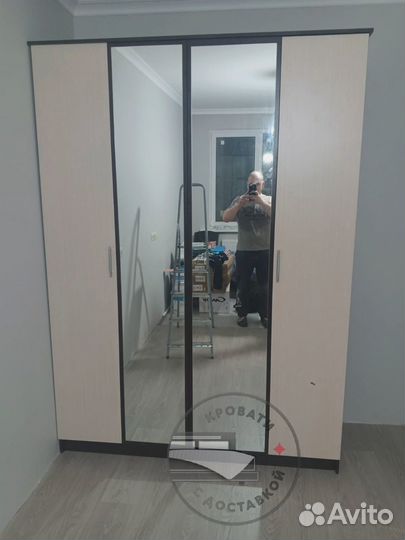 Шкаф распашной