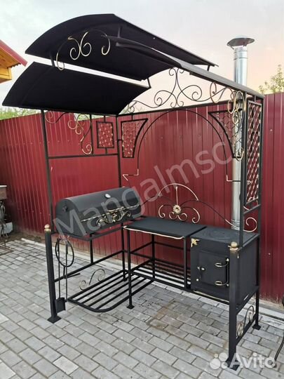 Мангал с крышей