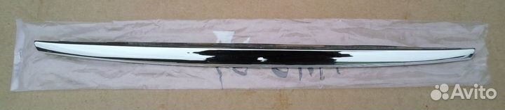 Молдинг крышки багажника нижний Nissan Teana J31