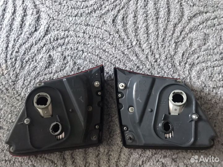 Фонари в заднюю крышку багажника Lexus GS