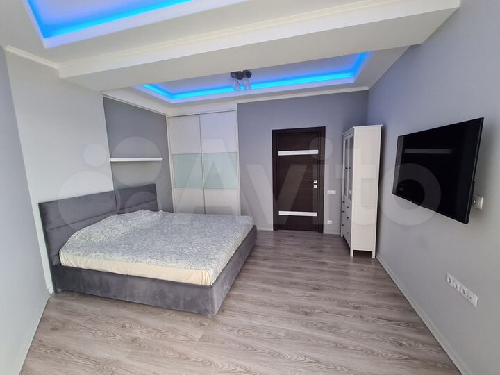 3-к. квартира, 100 м², 5/20 эт.