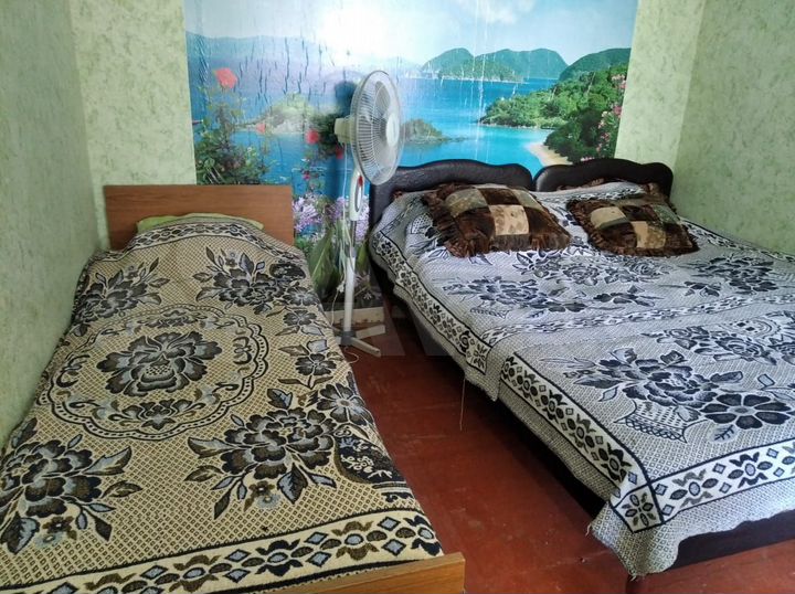 Комната 10 м² в 3-к., 1/1 эт.