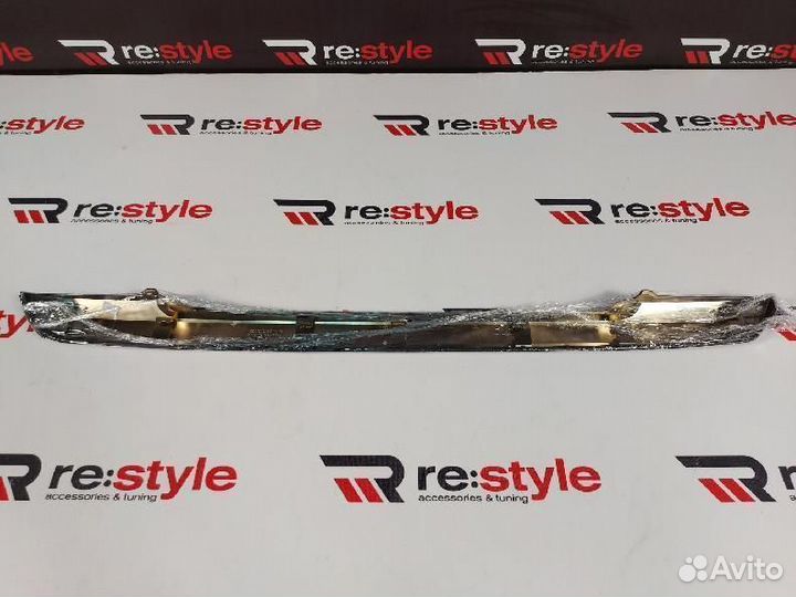 Накладка на 5-ю дверь Lexus LX450d