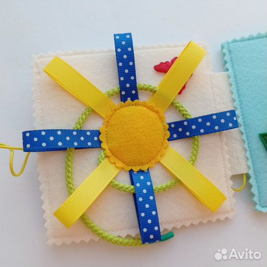 Развивающая книжка раскладушка из фетра 0+