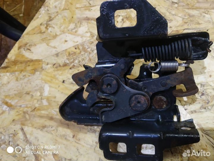 Замок капота Escalade, Tahoe 840 кузов