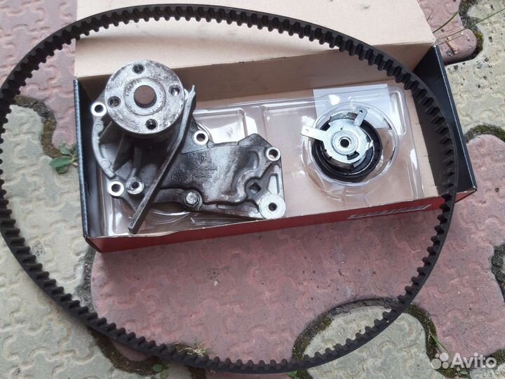 Грм ролик помпа на форд 2