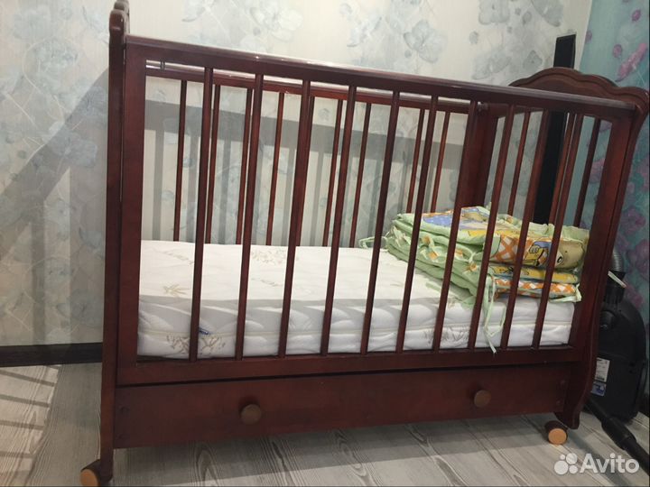 Детская кроватка 