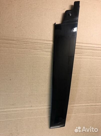 Накладка стойки двери передней левой Audi Q3 8U