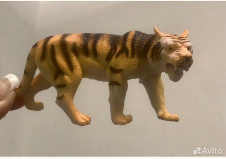 Набор -Фигурки новые