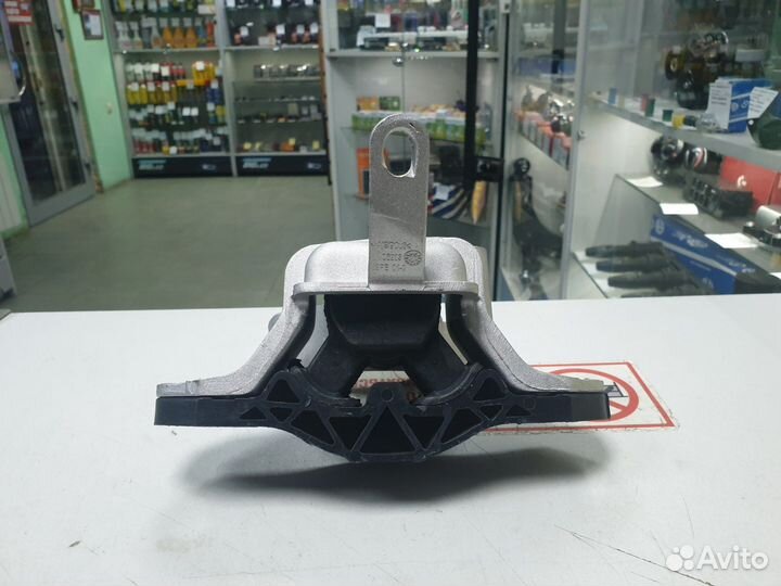 Опора двигателя левая Шевроле Круз 1.8