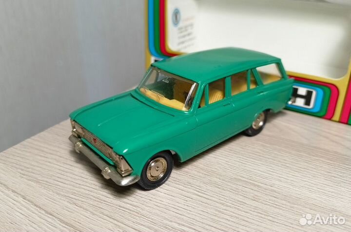 Модель автомобиля Москвич 427 А4