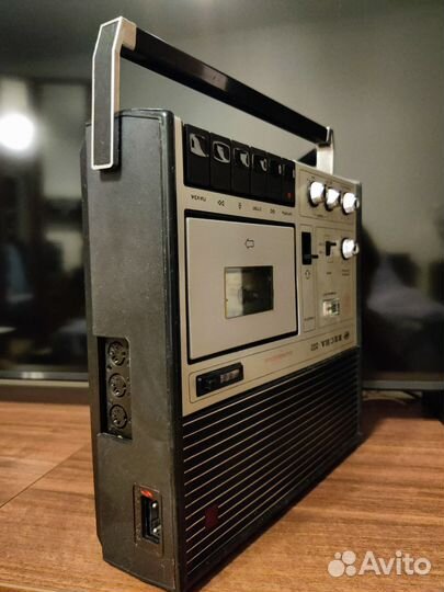 Кассетный магнитофон Весна 202 + кассета