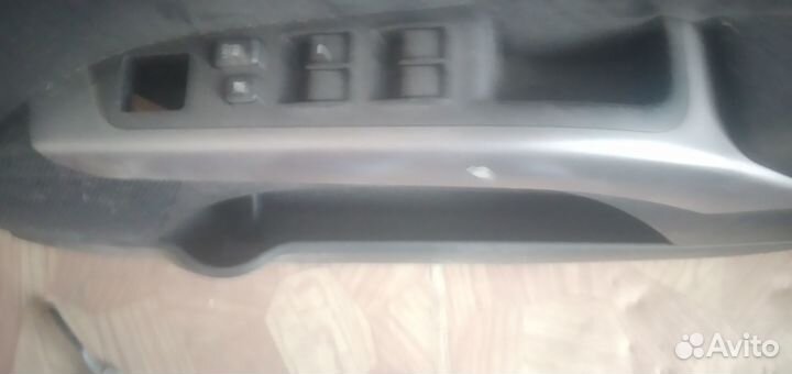 Обшивка дверей Outlander II cw5w cw6w 4ш.т