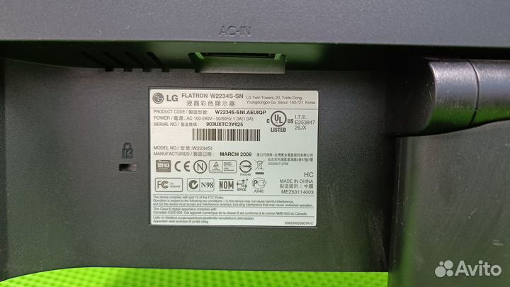 Монитор LG W2234S