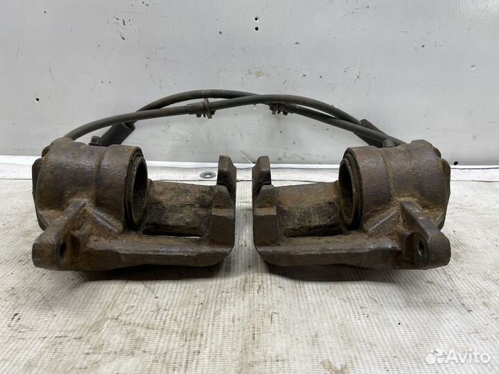 Суппорт передний L/R Citroen C3 Picasso 1.4