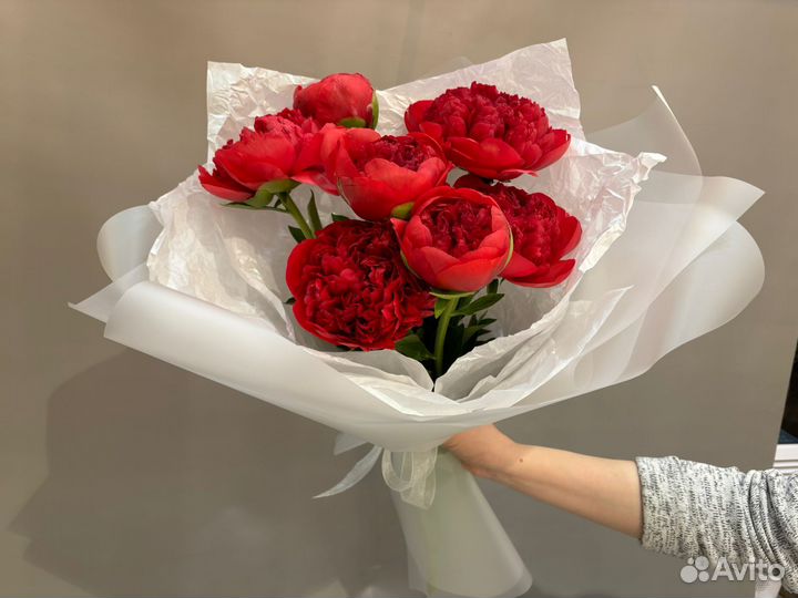 Букет из пионов