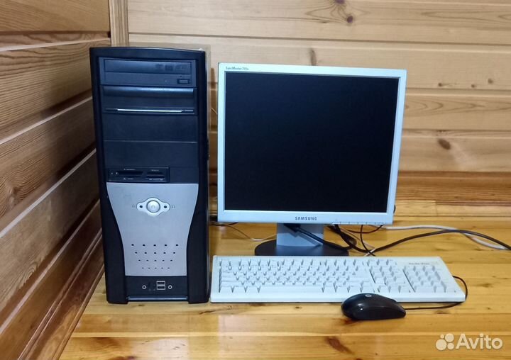 4-ядерный intel 2.66 ггц озу 4 Гб игры монитор 17'