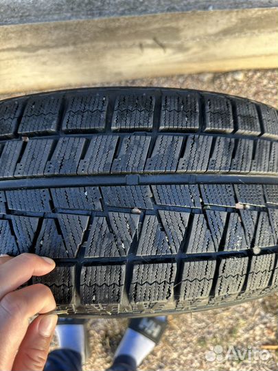 Bridgestone Blizzak Revo GZ 215/60 R16