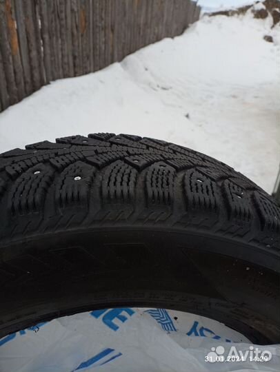 Nokian Tyres Hakkapeliitta 4 215/60 R16