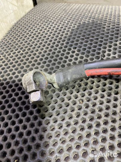 Клемма аккумулятора плюс Volkswagen Passat B6