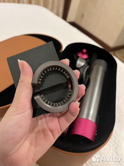 Dyson стайлер