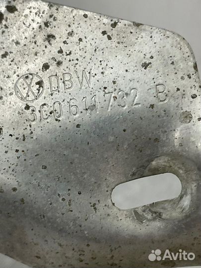 Защитная панель Volkswagen Passat B7 1.8 tfsi 2012