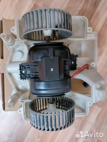 Моторчик отопителя Mercedes W222