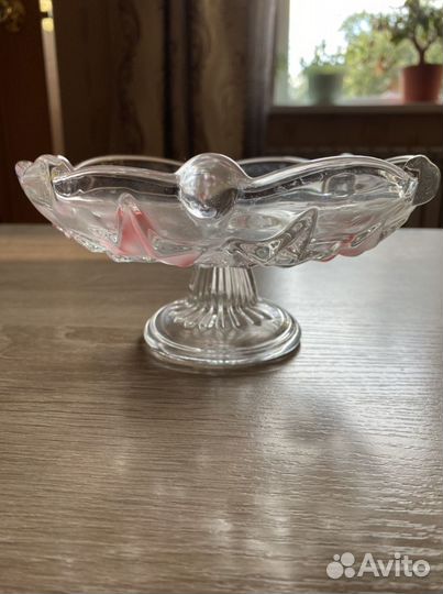 Конфетница на ножке