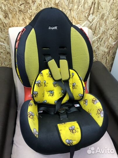 Детское кресло в машинуй