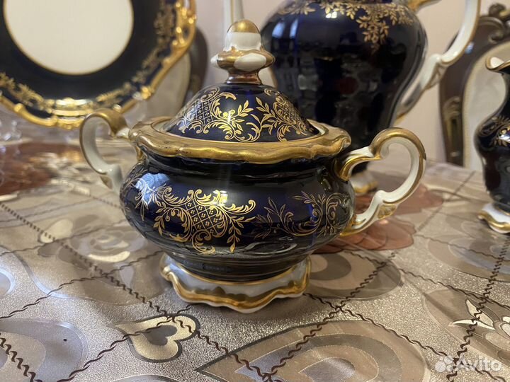 Фарфоровый сервиз