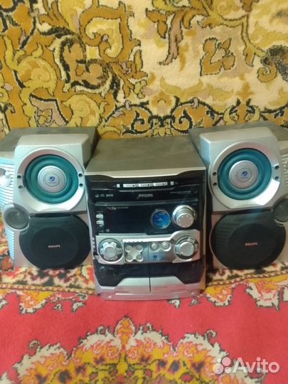 Музыкальный центр philips