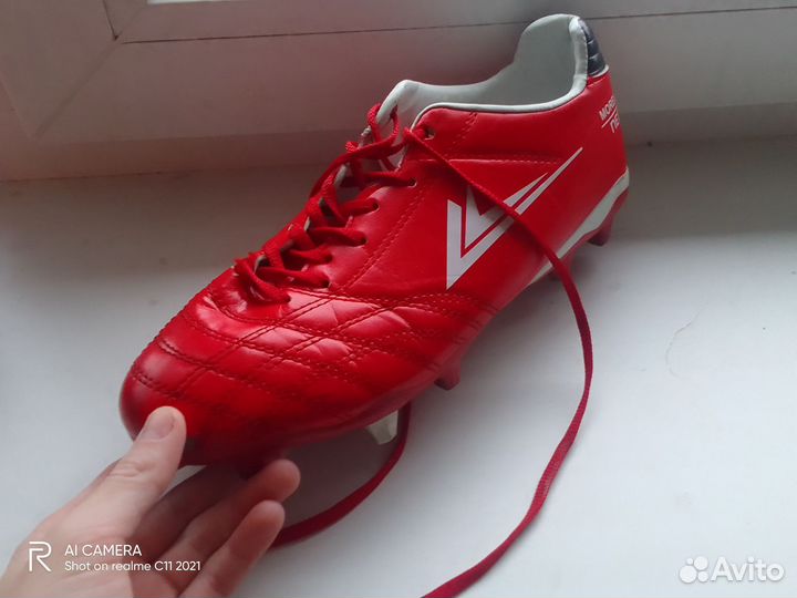 Бутсы telstar. Красные