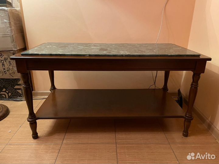 Журнальный столик