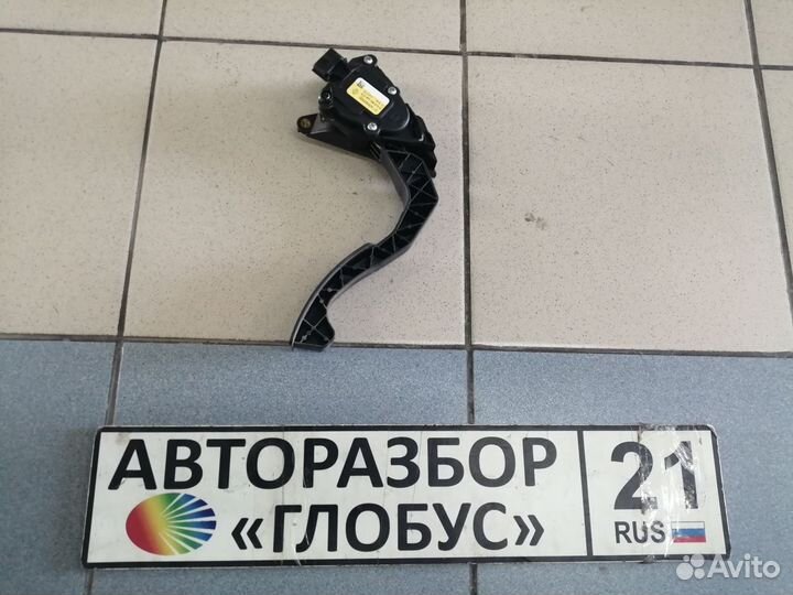 Педаль газа Рено Логан 2 Renault Logan