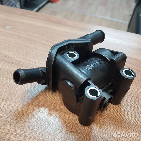 Корпус термостата Ford Focus 1 1.8/2.0