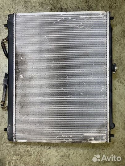 Радиатор охлаждения Mitsubishi Pajero III V73W