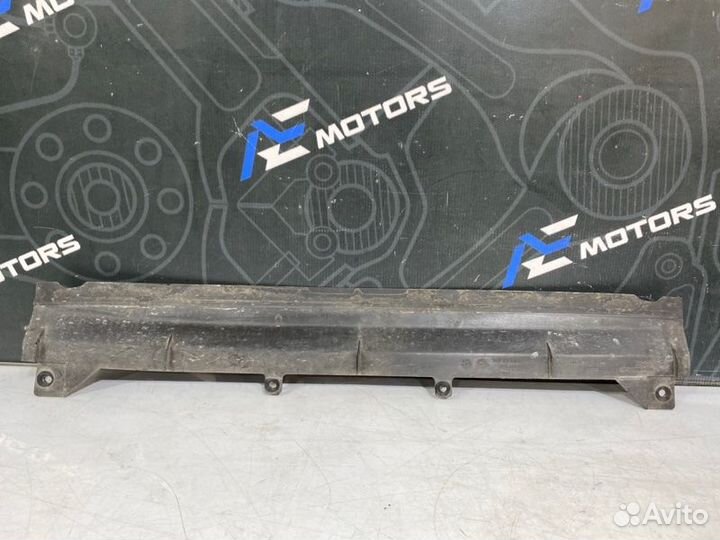 Дефлектор радиатора Audi Q7 4L BHK 2008