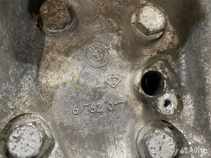 Передний левый,правый поворотный кулак BMW 6 e63