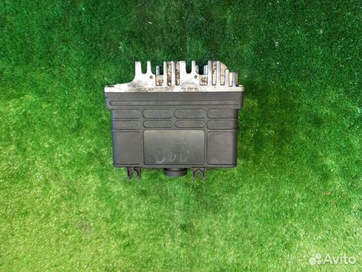 Блок управления двигателя Volkswagen Golf