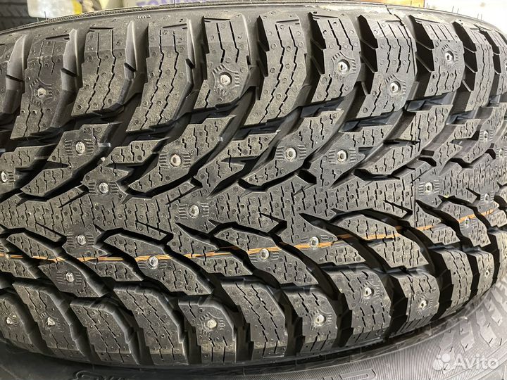 Nokian Tyres Hakkapeliitta 9 SUV 295/40 R21 111T